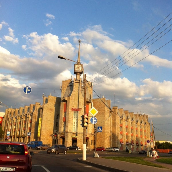 Санкт-Петербургский пр. (Петергоф), дом 49, Петродворцовый район. Портал GradPet