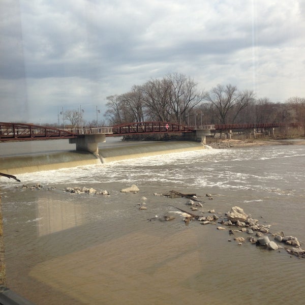 Das Foto wurde bei Iowa River Landing von Karly W. am 4/21/2013 aufgenommen