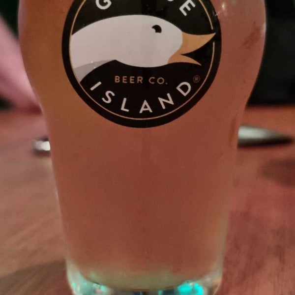 Foto tirada no(a) Goose Island Brewhouse por Gustavo M. em 10/18/2022