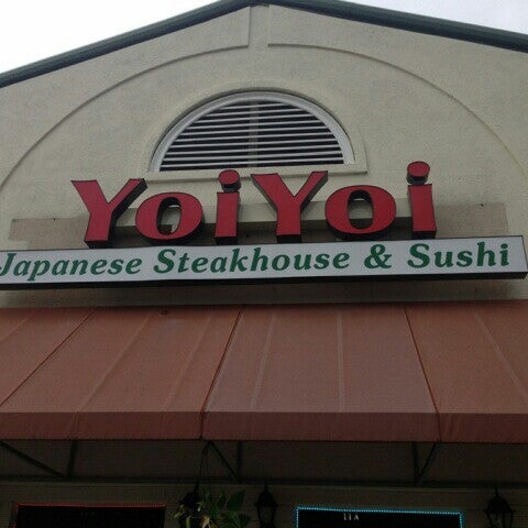 Foto tomada en YoiYoi Steakhouse &amp; Sushi  por Selena S. el 7/7/2013