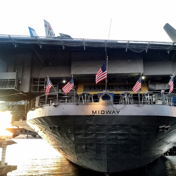 Foto tirada no(a) USS Midway Museum por Lorraine E. em 11/29/2015