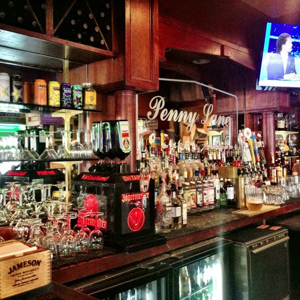 Foto diambil di Penny Lane Pub and Grill oleh Lorraine E. pada 6/8/2013