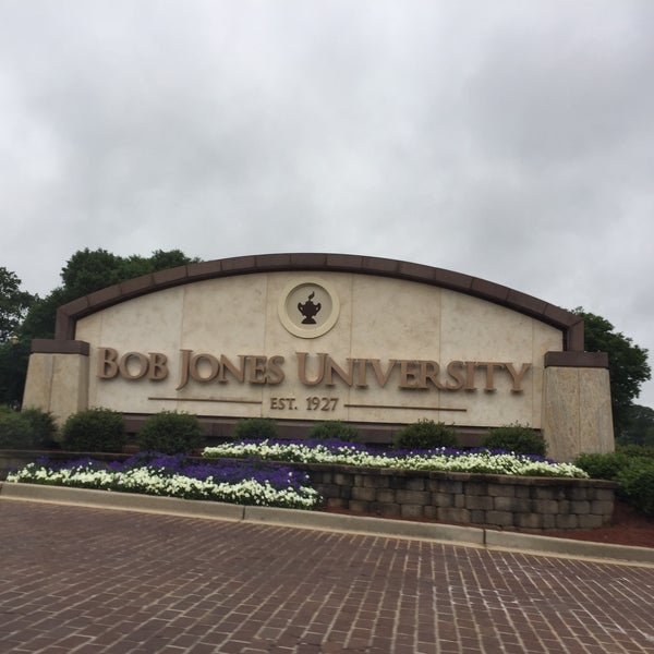Foto tirada no(a) Bob Jones University por danny d. em 5/1/2017