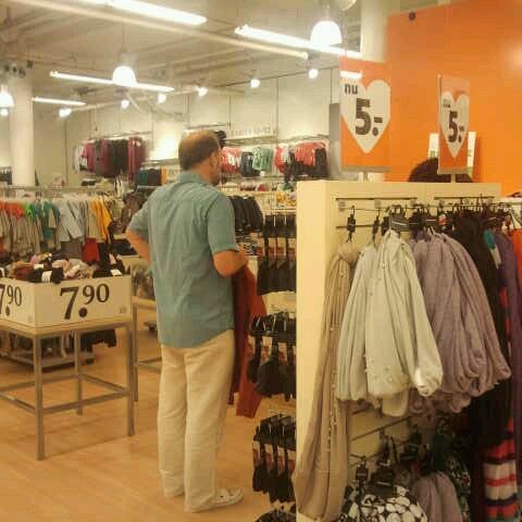 магазин твое гулливер. делфзейл нидерланды. реклама одежды c&a. бренд c&a детская одежда. логотип c.