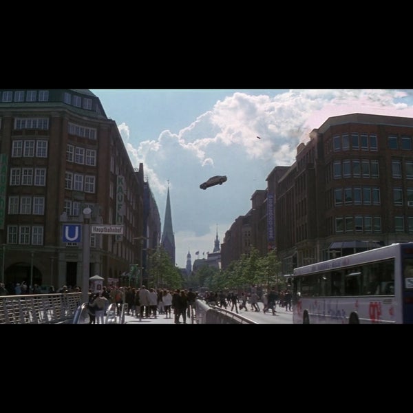 The roof of Peek & Cloppenburg featured in Tomorrow Never Dies (1997) as the building from which James Bond's BMW was launched after a chase around a multi storey car park (filmed in-part next door).
