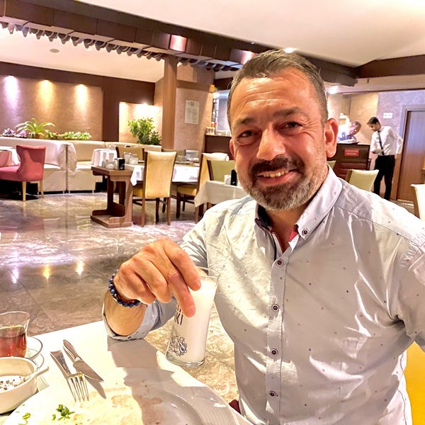 Foto diambil di Buruciye Otel &amp; Restaurant oleh 〽️eh〽️et . pada 5/11/2022