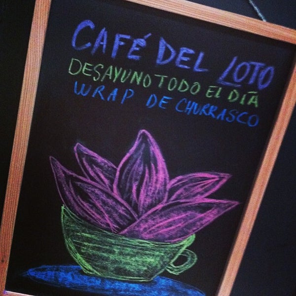 7/20/2013에 Café D.님이 Cafe del Loto에서 찍은 사진