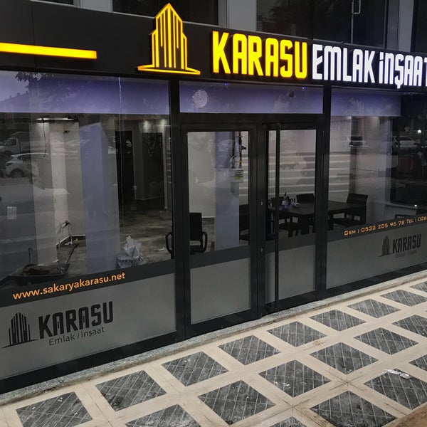 Photo taken at KARASU EMLAK İNŞAAT by Uzun 👣 on 8/8/2018