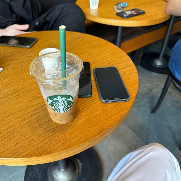 Foto diambil di Starbucks oleh ع pada 12/6/2023