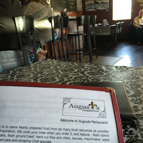 4/11/2016 tarihinde Matt W.ziyaretçi tarafından Augusta Restaurant'de çekilen fotoğraf