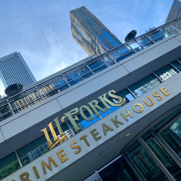 Foto scattata a III Forks Prime Steakhouse da Nick P. il 8/24/2019