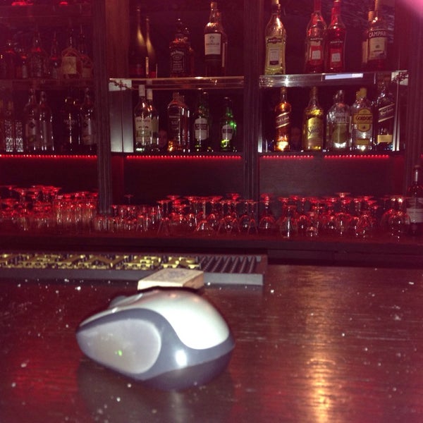 10/21/2014 tarihinde Katarina S.ziyaretçi tarafından ORO bar Day&amp;Night'de çekilen fotoğraf