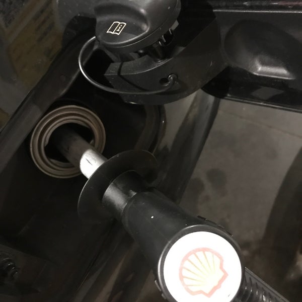 Photo taken at Shell by Roman D. on 7/13/2018