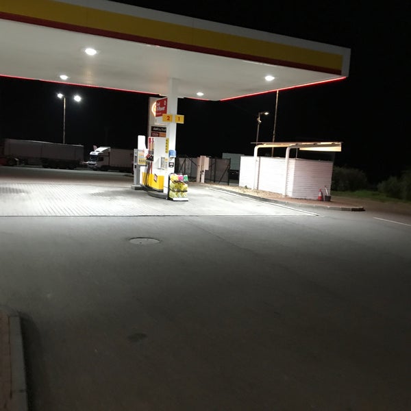 Photo taken at Shell by Roman D. on 9/22/2017