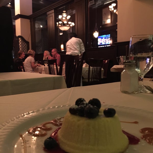7/11/2015に&#39;GÜRAYがPatsy&#39;s Italian Restaurantで撮った写真