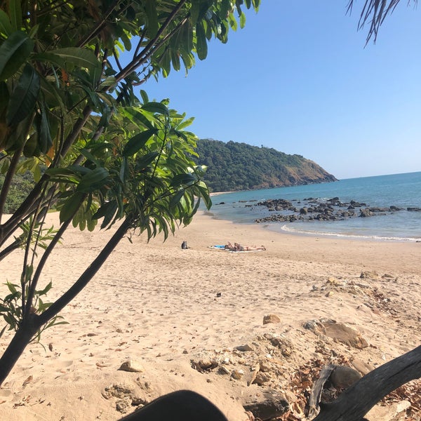Пляж наклуа паттайя. Bamboo beach hotel y spa 3*. Бамбу бич. Пляж бамбу пхукет. Бамбу бич.