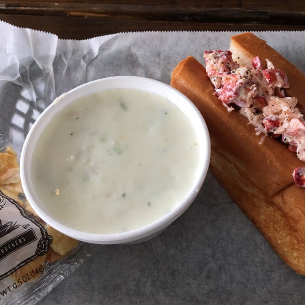 Foto scattata a Maine-ly Sandwiches da Jay J. il 2/9/2018