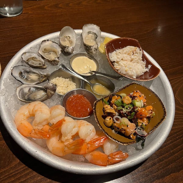 Photo taken at Southpark Seafood &amp; Oyster Bar by Tran T. on 12/19/2021