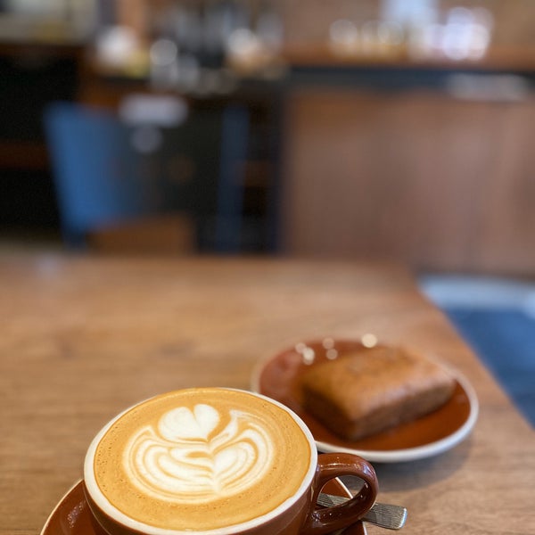 2/6/2020 tarihinde Ria P.ziyaretçi tarafından Plowshares Coffee Bloomingdale'de çekilen fotoğraf