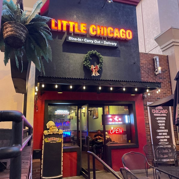 Photo taken at Little Chicago Pizzeria &amp; Grill by Julio O. on 8/12/2021