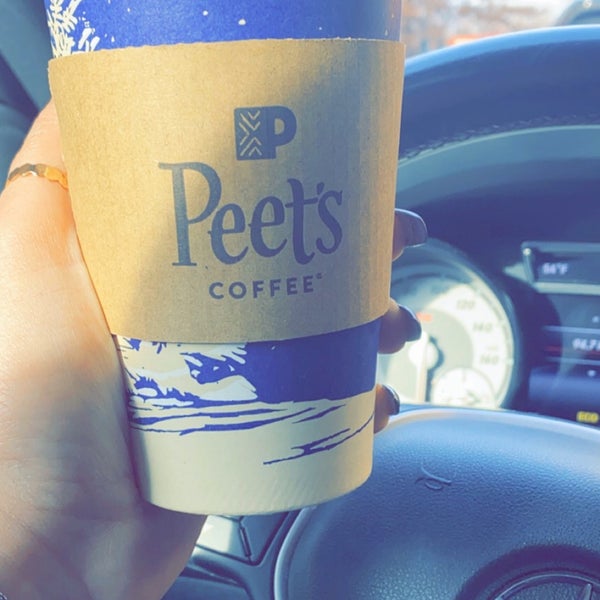 Photo taken at Peet&#39;s Coffee &amp; Tea by Myoumi on 12/24/2019