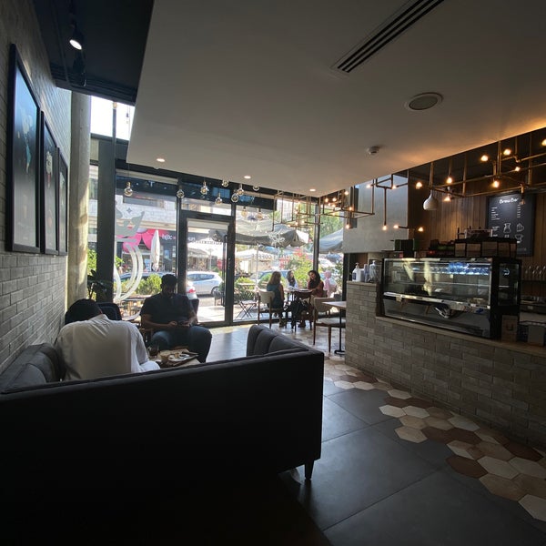 Foto tirada no(a) Melange Coffee House por Tariq em 7/21/2021
