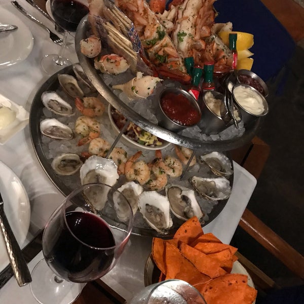 Foto diambil di Ostra Restaurant oleh X pada 4/7/2019