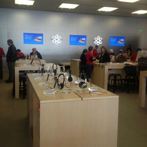 Photos at Apple Easton Town Center 4210 The Strand