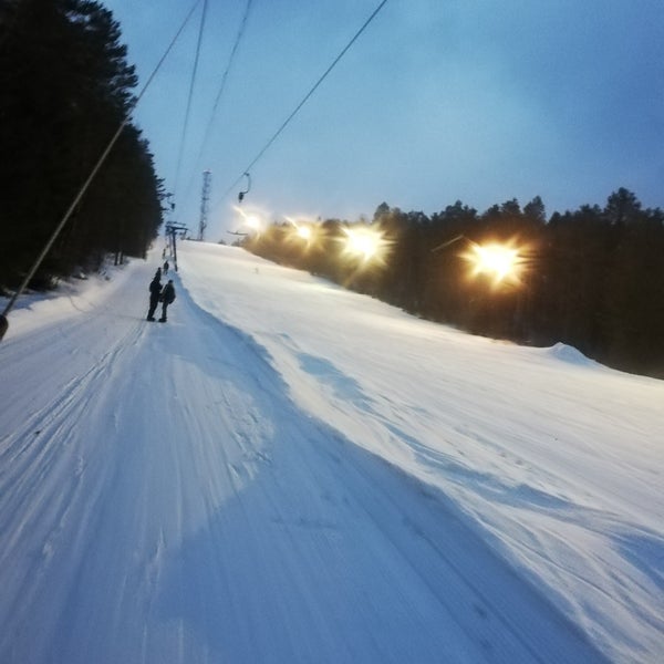 Foto tomada en ГЛК Гора Пильная  por Dim L. el 3/19/2020