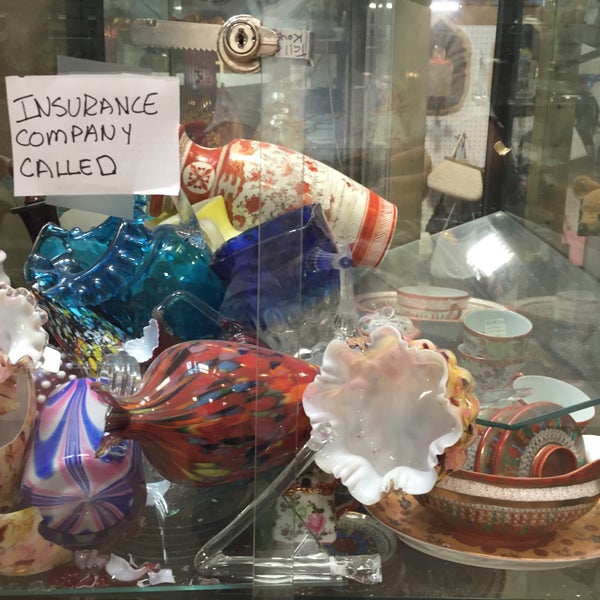 Hillsborough Antique Mall, Inc. Antika Mağazası