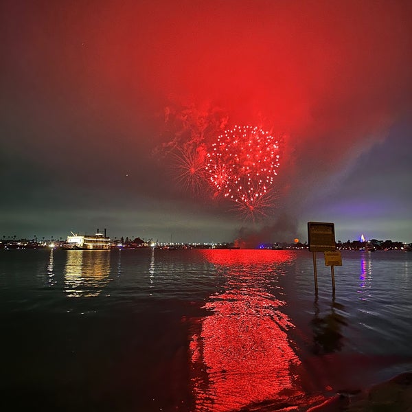 รูปภาพถ่ายที่ Mission Bay Aquatic Center โดย Abdulaziz เมื่อ 7/4/2023