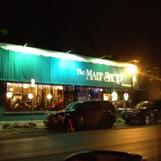 Foto tirada no(a) The Malt Shop por Randy H. em 12/15/2012