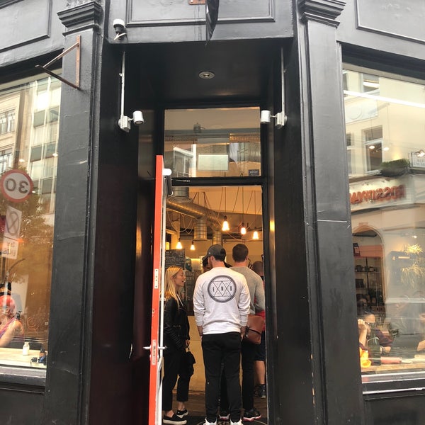 รูปภาพถ่ายที่ TY Seven Dials - Timberyard โดย Dave C. เมื่อ 8/16/2018