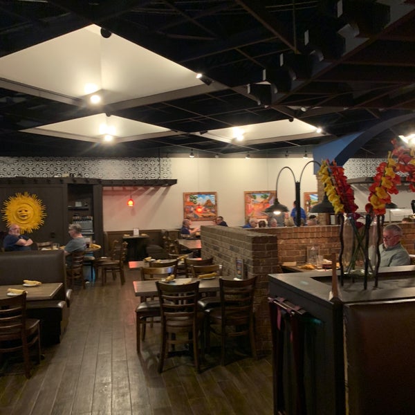 Foto diambil di El Patron Restaurante Mexicano oleh Dave C. pada 10/16/2018