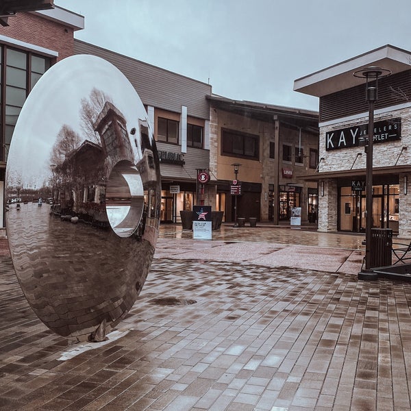 Clarksburg Premium Outlets - Outlet Mall