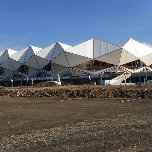 Fotos Bei Senol Gunes Spor Kompleksi Medical Park Stadyumu Fussballstadion In Trabzon
