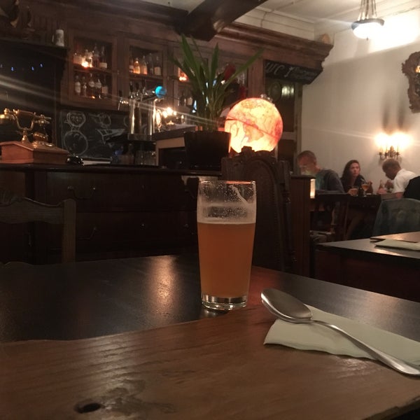 Excellent craft beer selection. Great food. Unique atmosphere in a picturesque venue. Friendly service by equally unique characters. 9/10