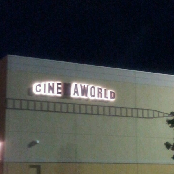 5/22/2013에 Melanie I.님이 Cinemaworld Lincoln Mall 16에서 찍은 사진