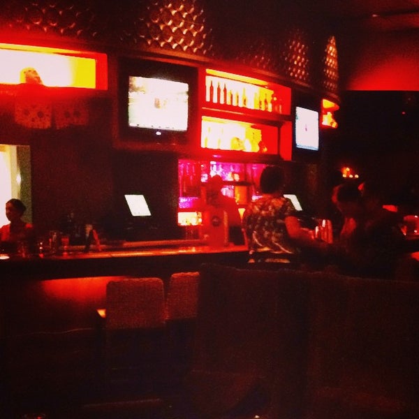 รูปภาพถ่ายที่ Rix Sports Bar &amp; Grill โดย Dining a. เมื่อ 11/2/2014