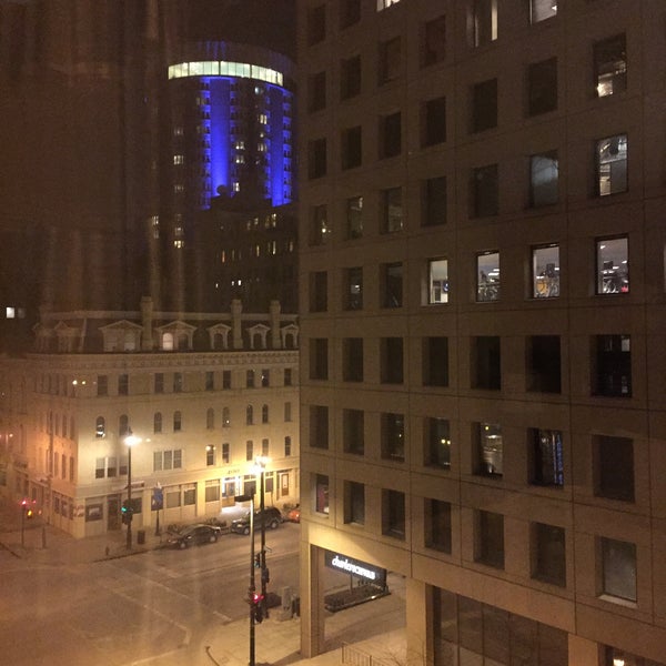 รูปภาพถ่ายที่ Milwaukee Marriott Downtown โดย A.J. W. เมื่อ 1/29/2015