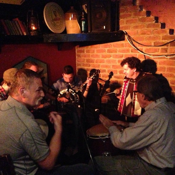 Foto tirada no(a) Paddy Reilly&#39;s Music Bar por Daniel G. em 7/12/2013