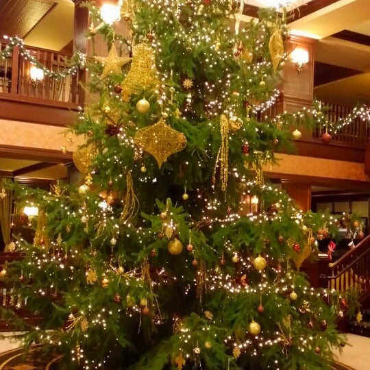12/23/2013 tarihinde Erin W.ziyaretçi tarafından Hotel Julien Dubuque'de çekilen fotoğraf
