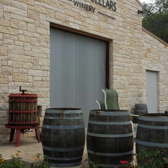 Photo taken at Westcave Cellars Winery &amp; Brewery by Andrea T. on 5/24/2014
