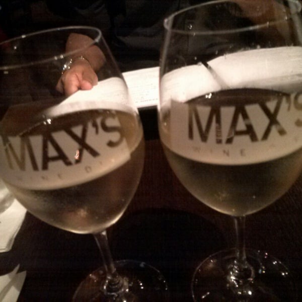 Photo taken at MAX’s Wine Dive Atlanta by Yhana A. on 7/11/2014