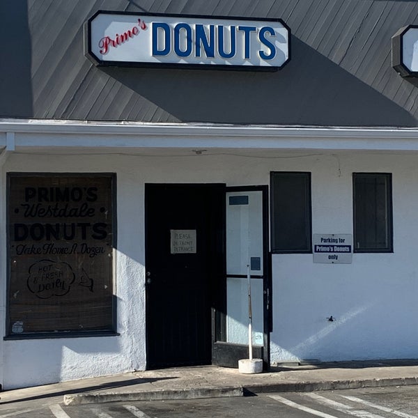 Photo taken at Primo&#39;s Donuts by T.j. J. on 2/9/2022