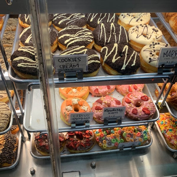 Foto tomada en California Donuts  por T.j. J. el 10/23/2021