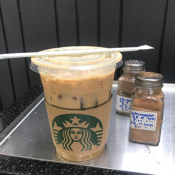 Foto scattata a Starbucks da Close il 7/5/2020