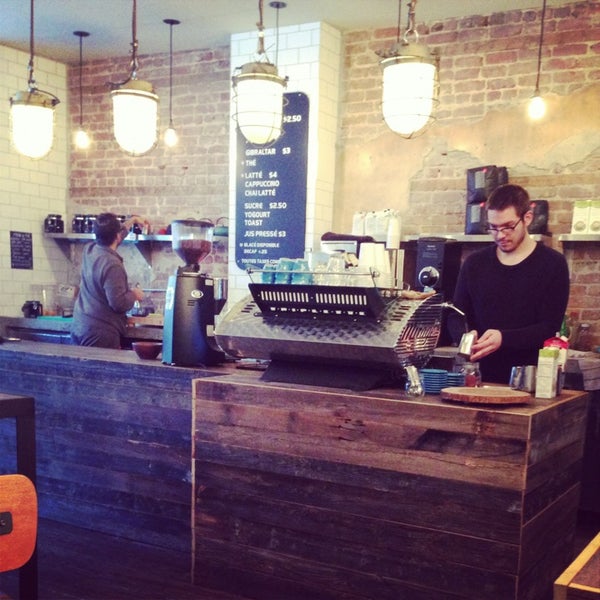 รูปภาพถ่ายที่ Kitsuné Espresso Bar Artisanal โดย Natasha เมื่อ 11/4/2013
