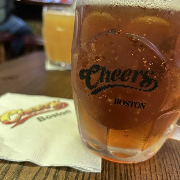 Photo prise au Cheers par Robert C. le10/13/2022