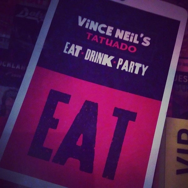 รูปภาพถ่ายที่ Vince Neil’s Tatuado EAT DRINK PARTY โดย Simone เมื่อ 3/14/2014